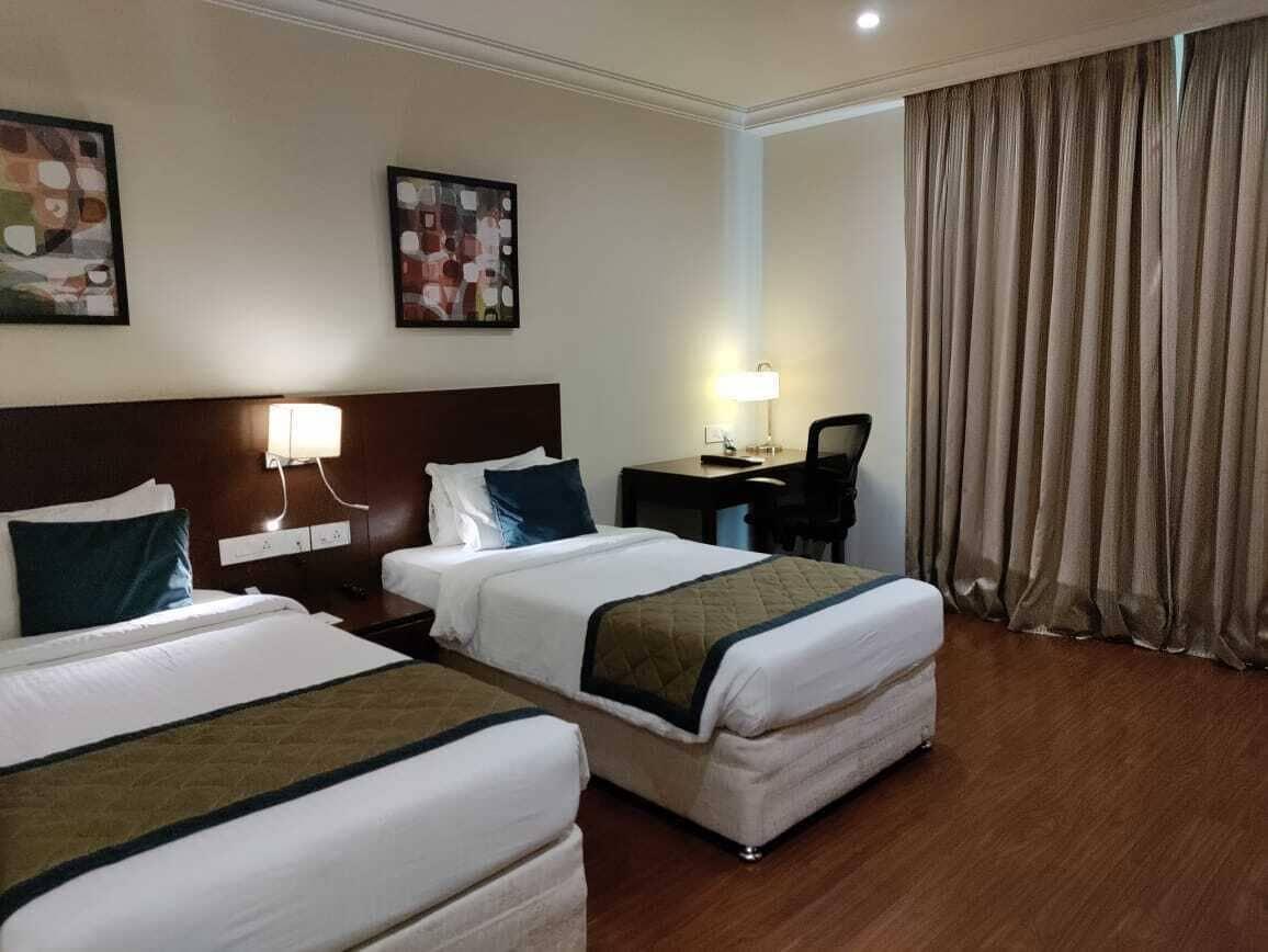 ซิเอสต้า ไฮเทค โฮเต็ล Hotel ไฮเดอราบัด ภายนอก รูปภาพ
