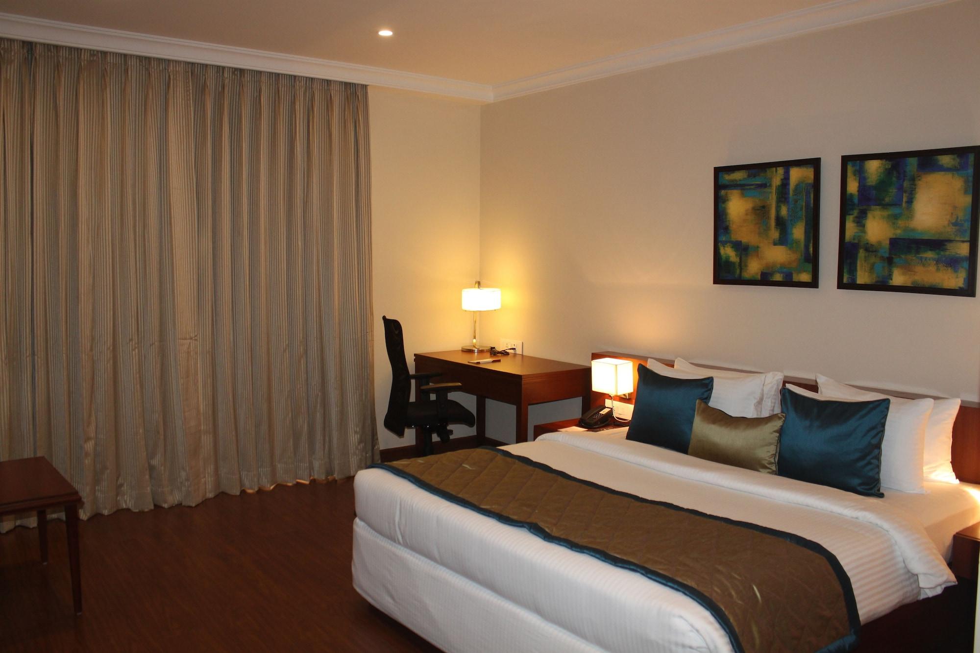 ซิเอสต้า ไฮเทค โฮเต็ล Hotel ไฮเดอราบัด ภายนอก รูปภาพ