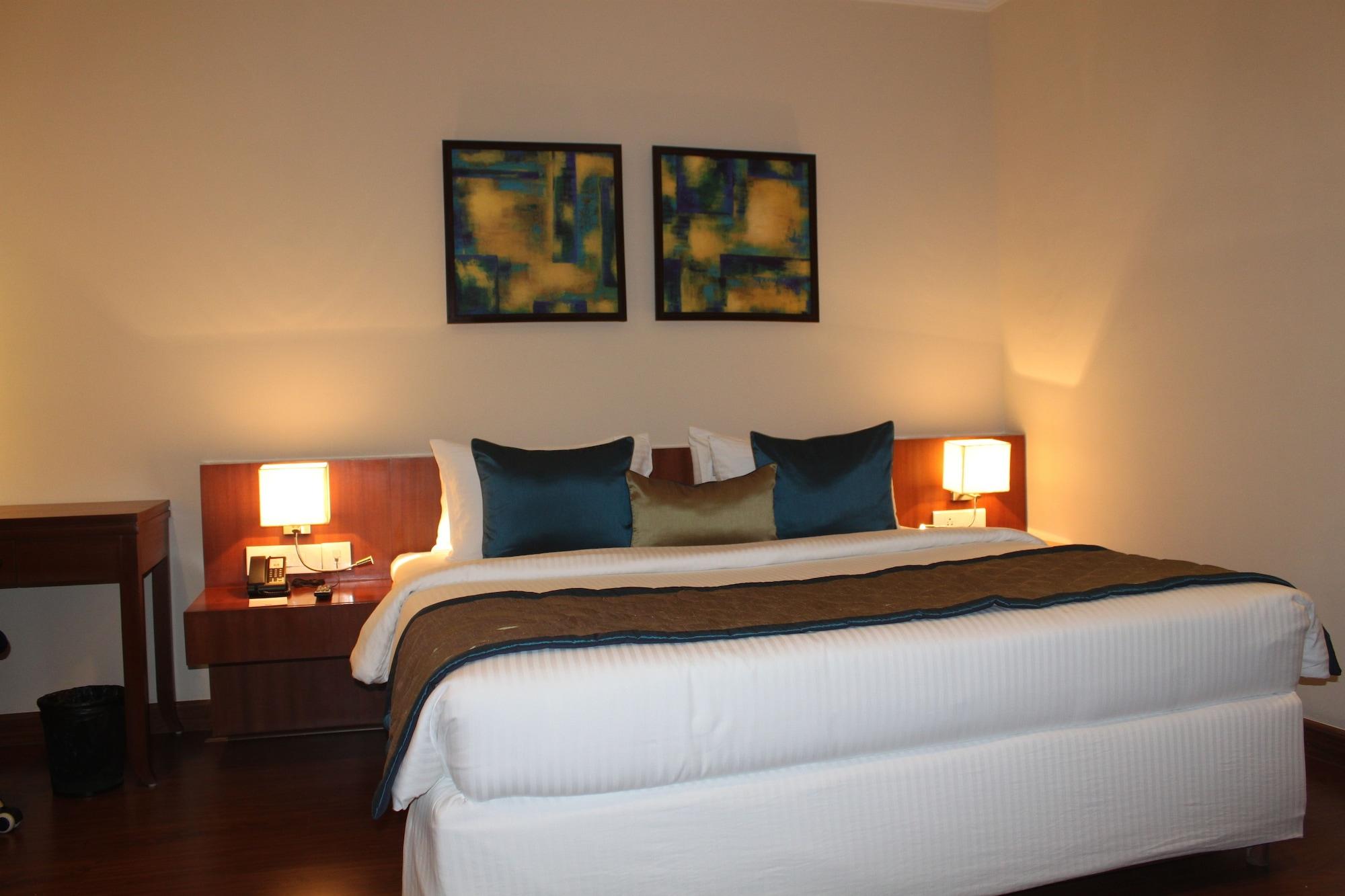 ซิเอสต้า ไฮเทค โฮเต็ล Hotel ไฮเดอราบัด ภายนอก รูปภาพ
