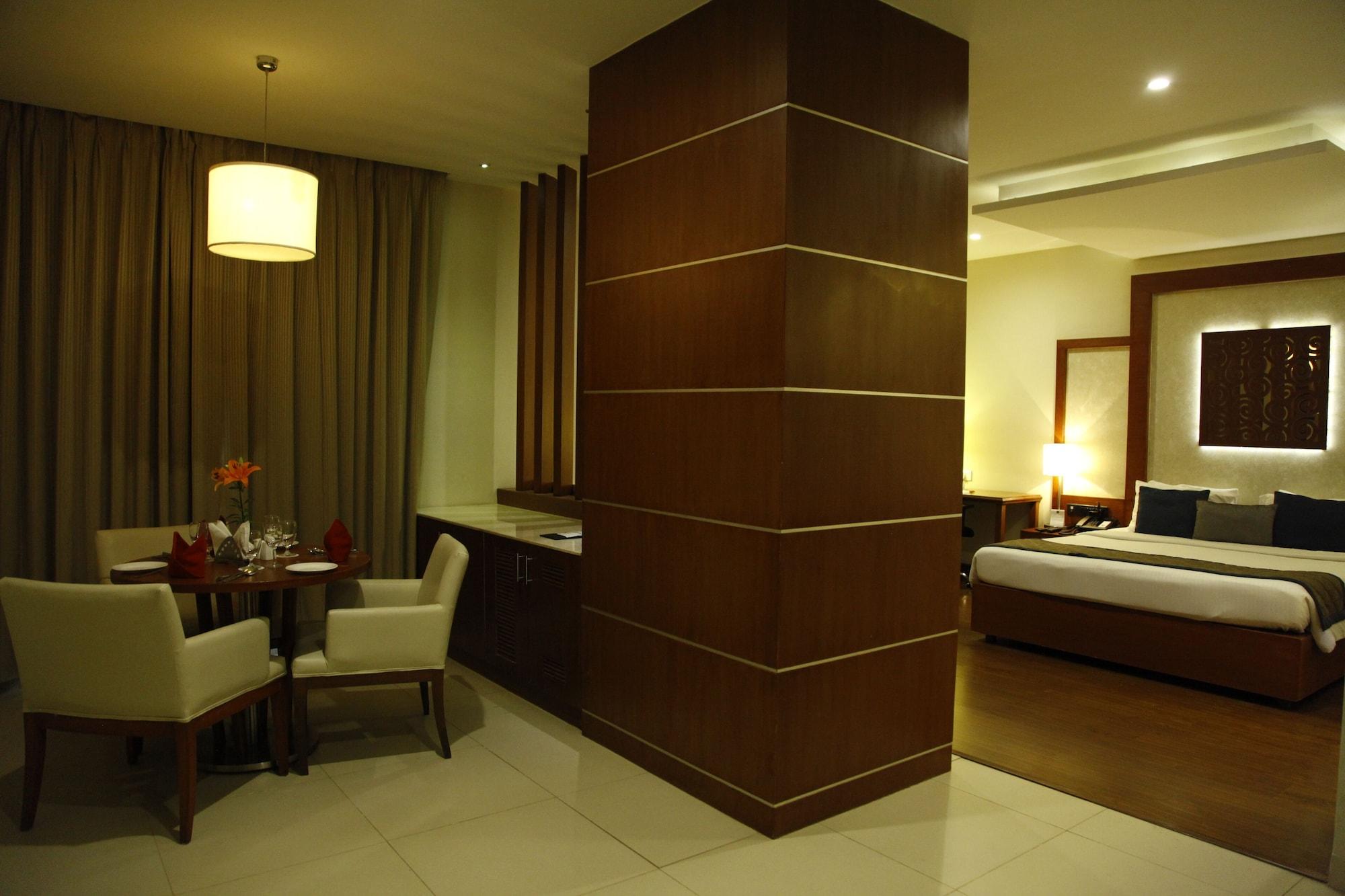 ซิเอสต้า ไฮเทค โฮเต็ล Hotel ไฮเดอราบัด ภายนอก รูปภาพ