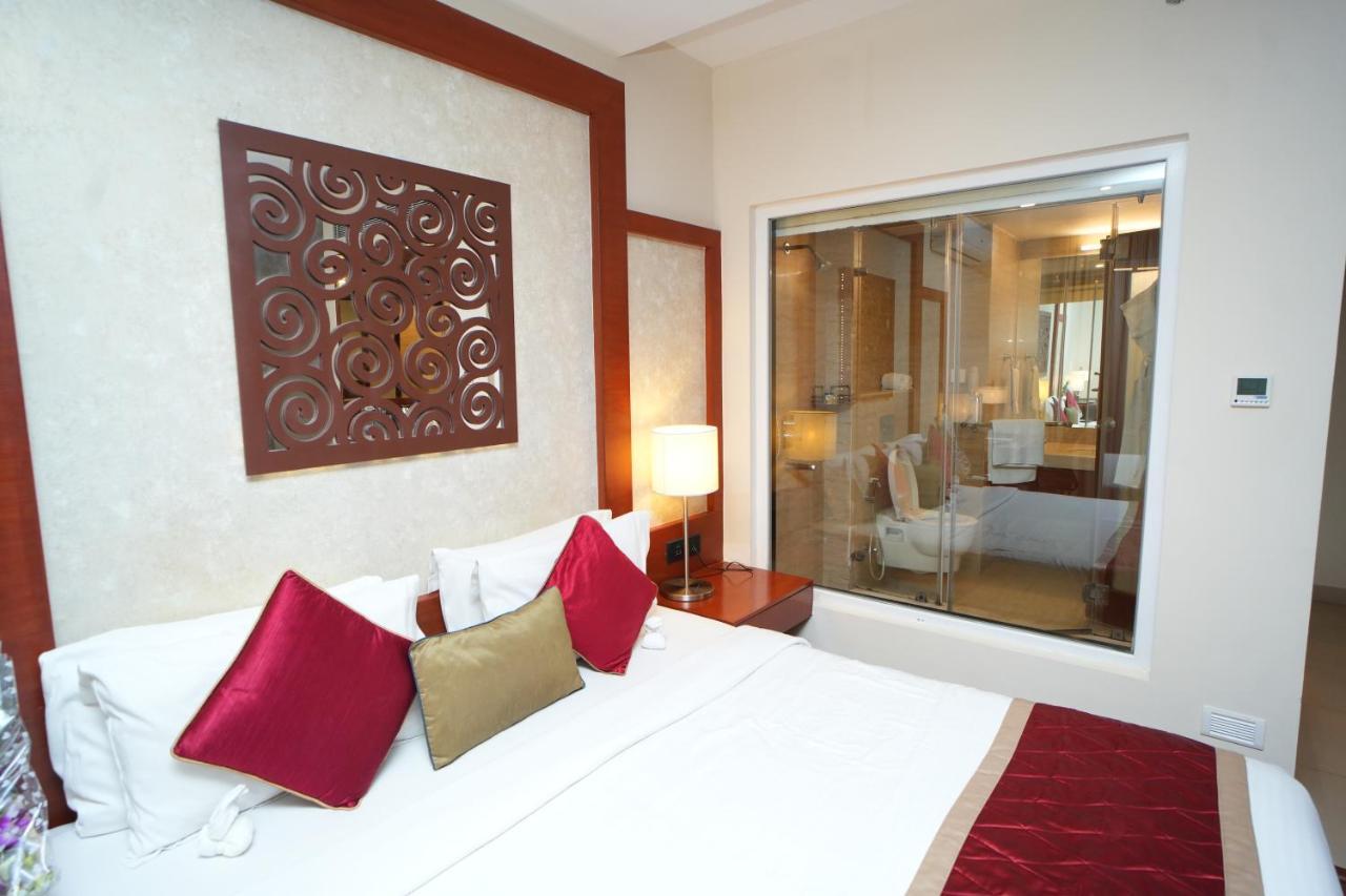 ซิเอสต้า ไฮเทค โฮเต็ล Hotel ไฮเดอราบัด ภายนอก รูปภาพ