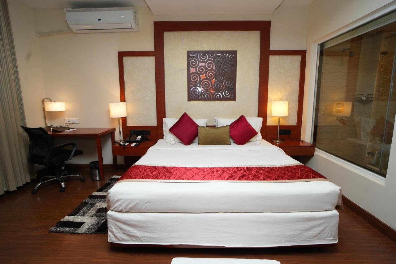 ซิเอสต้า ไฮเทค โฮเต็ล Hotel ไฮเดอราบัด ภายนอก รูปภาพ