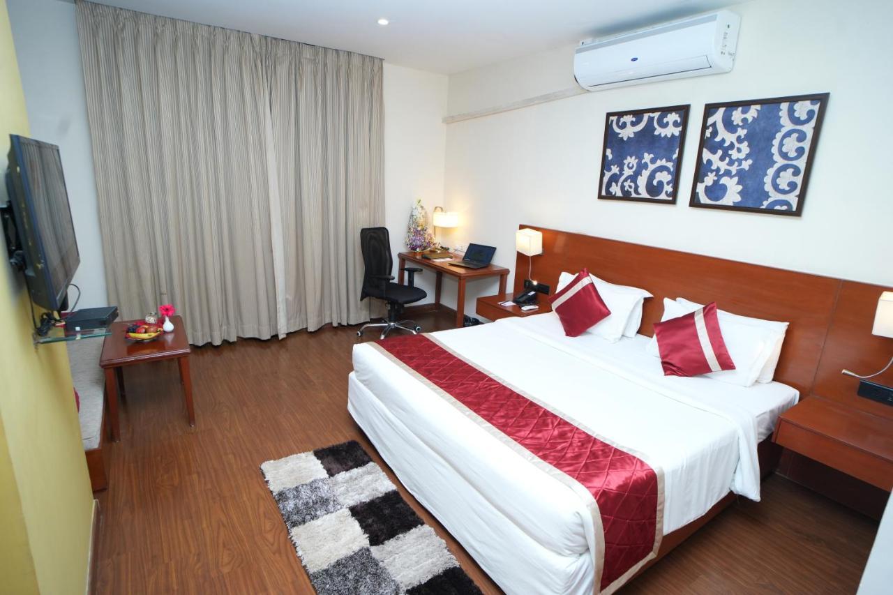 ซิเอสต้า ไฮเทค โฮเต็ล Hotel ไฮเดอราบัด ภายนอก รูปภาพ