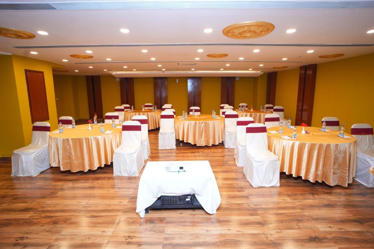 ซิเอสต้า ไฮเทค โฮเต็ล Hotel ไฮเดอราบัด ภายนอก รูปภาพ